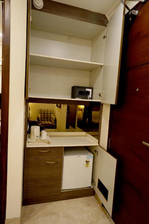Wongdhen House Hotel นิวเดลี ภายนอก รูปภาพ
