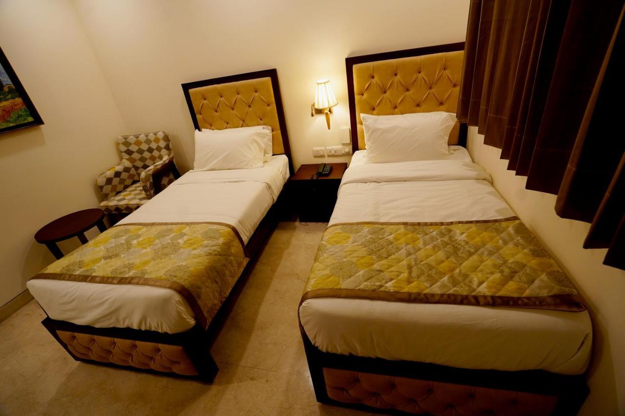 Wongdhen House Hotel นิวเดลี ภายนอก รูปภาพ