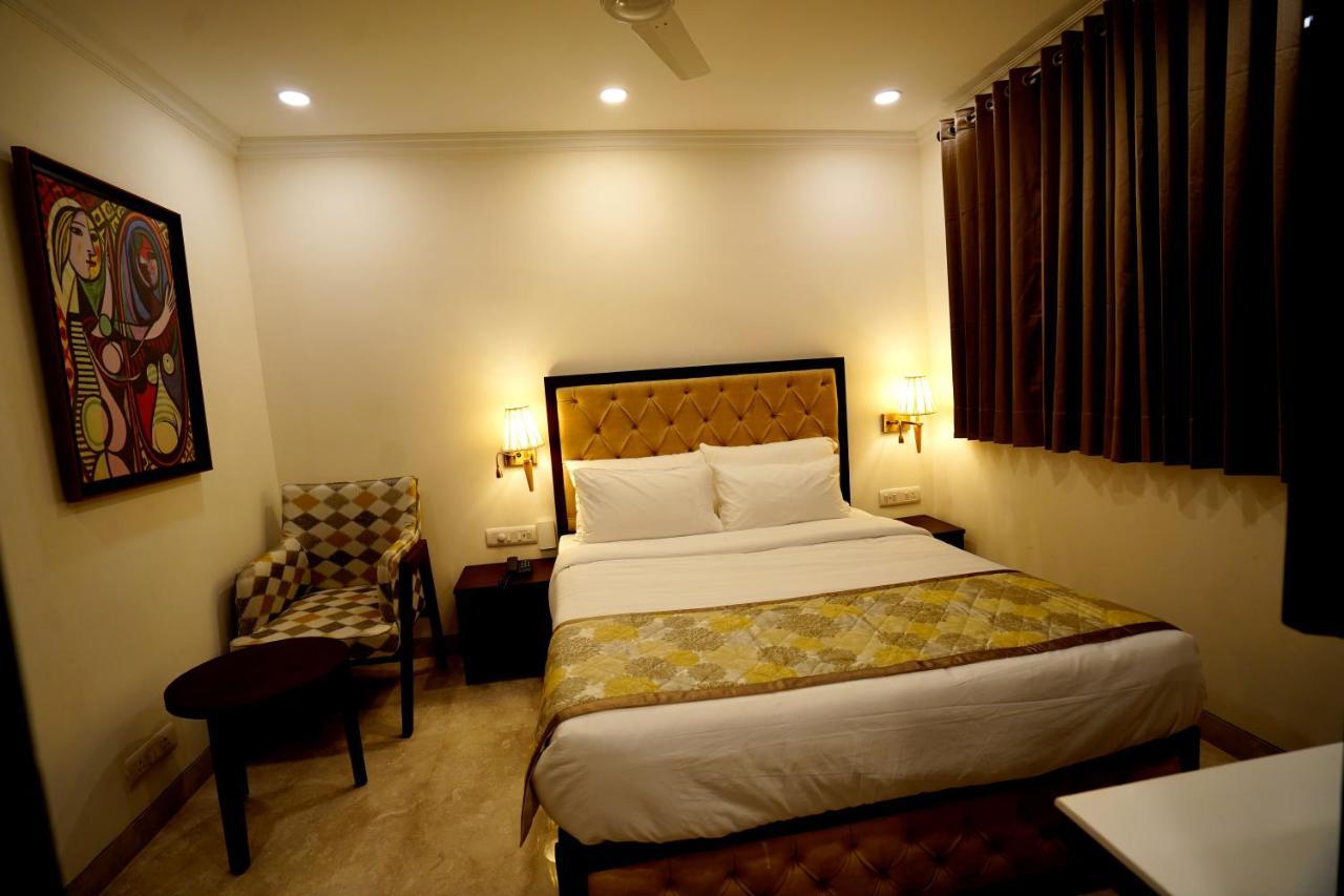 Wongdhen House Hotel นิวเดลี ภายนอก รูปภาพ