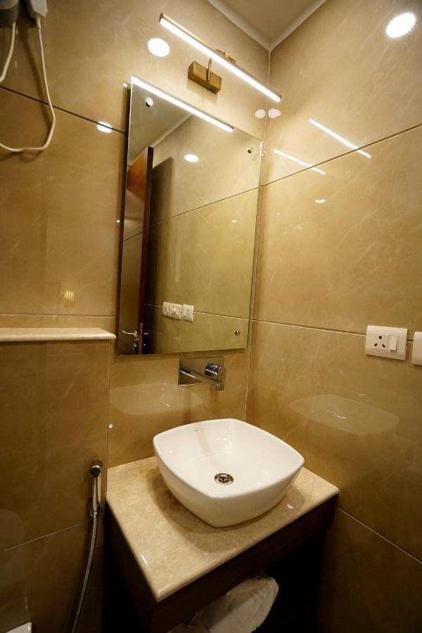 Wongdhen House Hotel นิวเดลี ภายนอก รูปภาพ